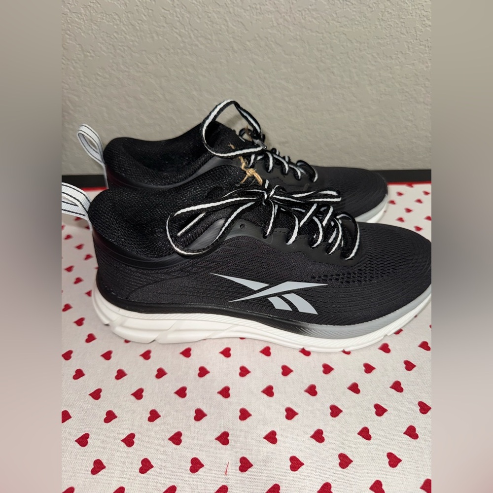 Reebok Women's Black and White Road Strider Tennis Shoes Size 7.5